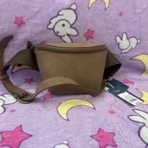 Universal Threads fanny pack NWT